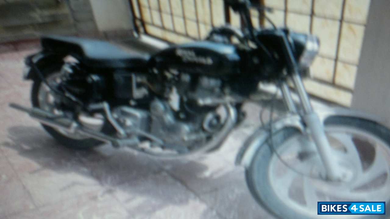 Black Royal Enfield Bullet Standard 350