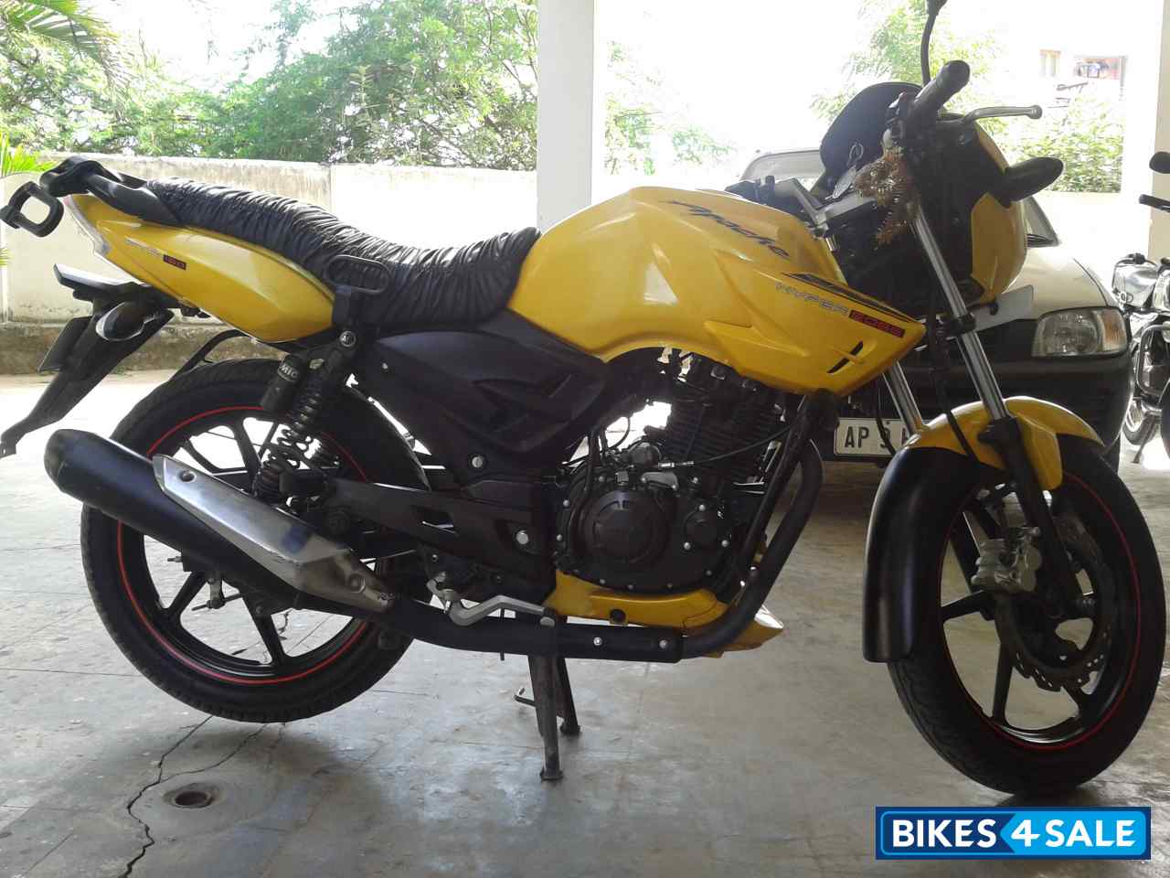 Yellow TVS Apache RTR 160