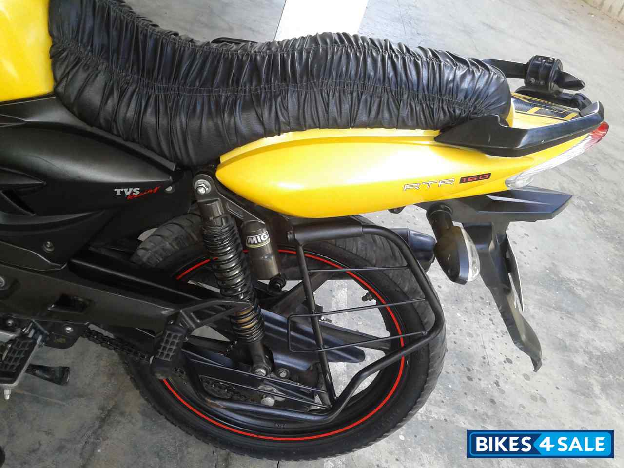 Yellow TVS Apache RTR 160