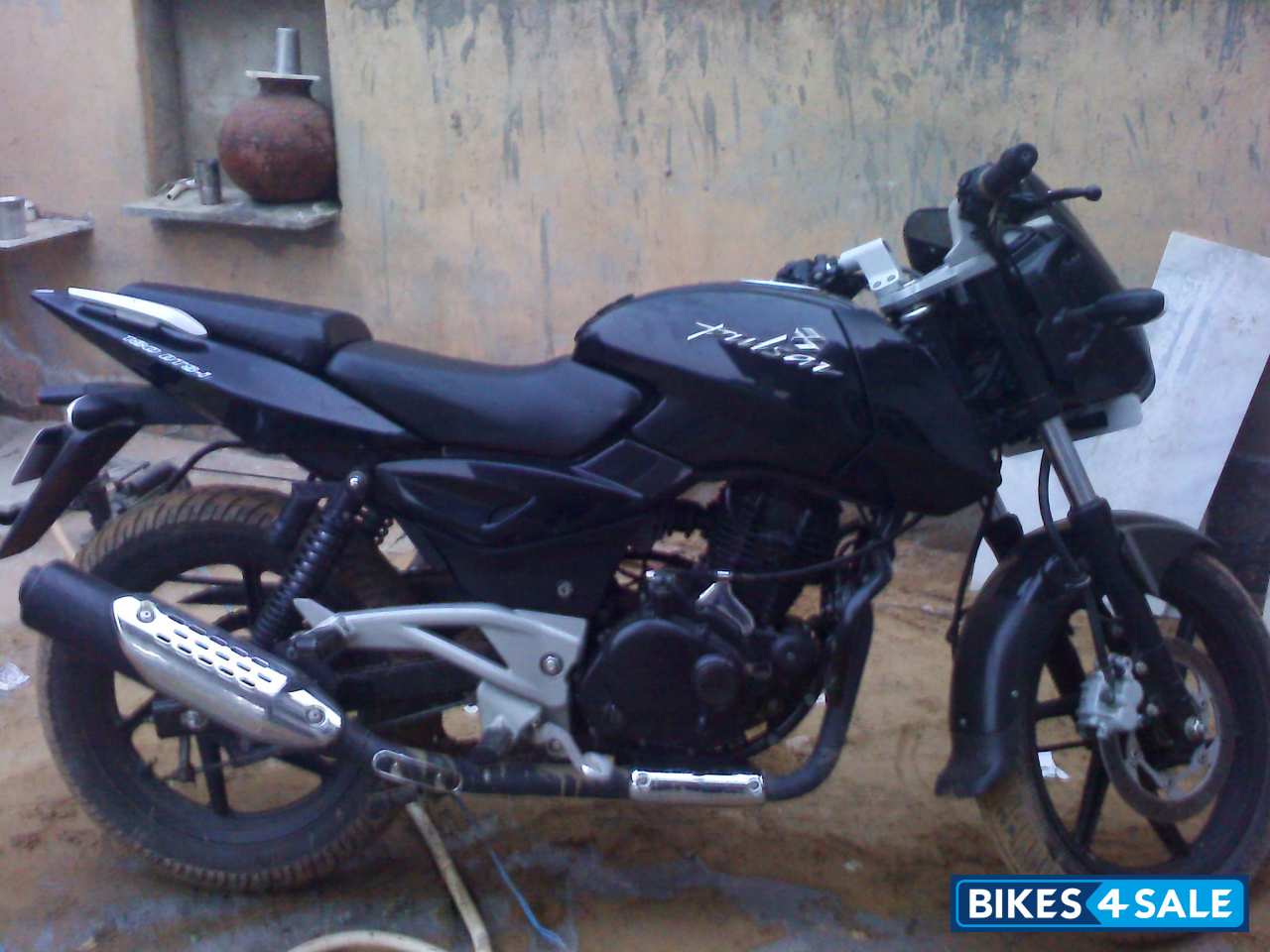 Black Bajaj Pulsar 180 DTSi