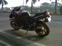Metallic Black Kawasaki Ninja zxr 750