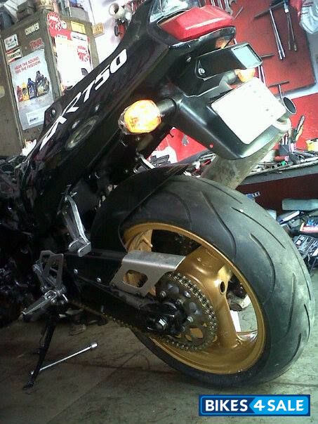 Metallic Black Kawasaki Ninja zxr 750