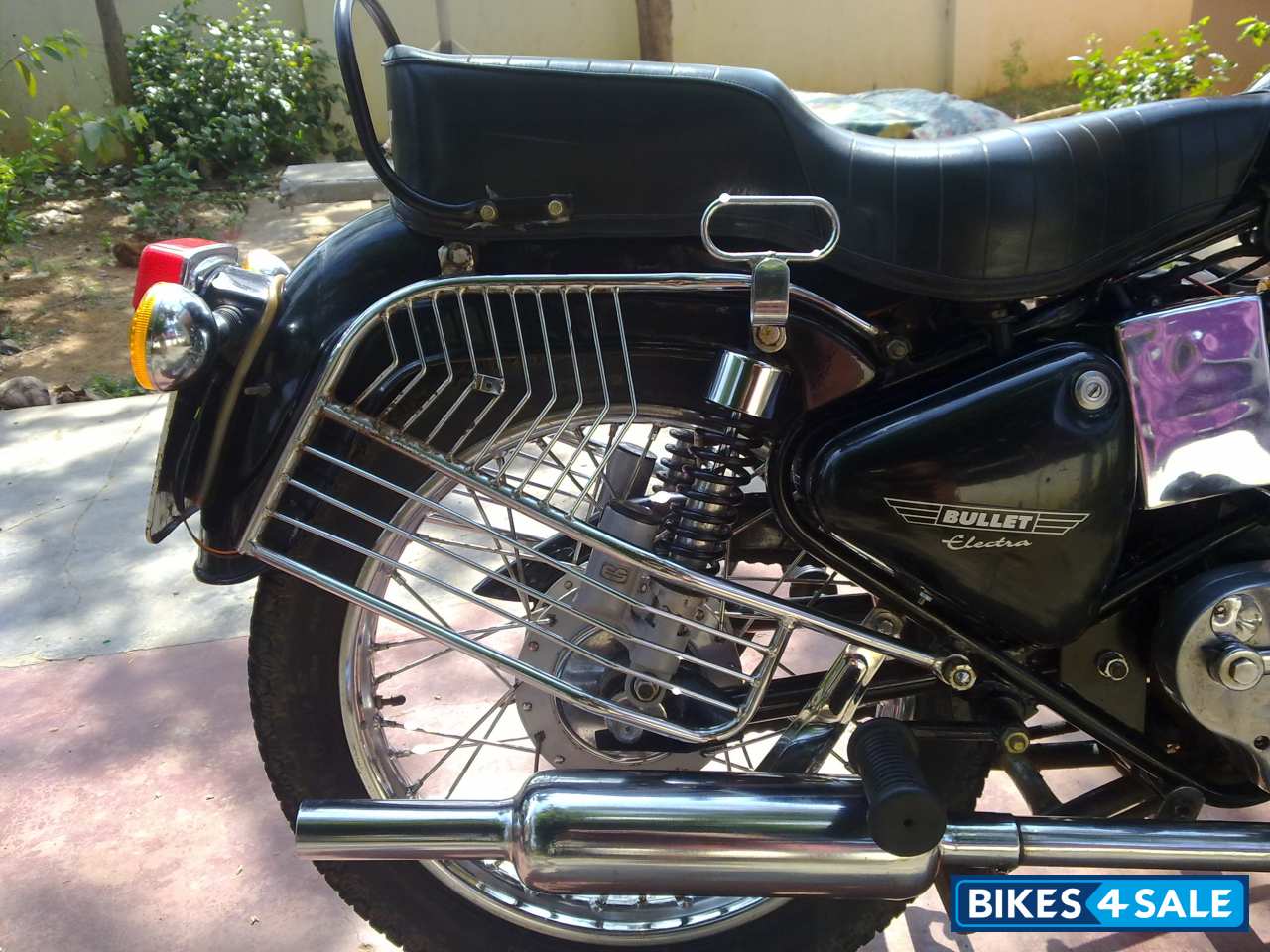 Black Royal Enfield Bullet Standard 350 Black Royal Enfield Bullet Standard 350