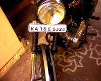 Black Royal Enfield Bullet Machismo 350 Old