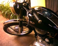 Black Royal Enfield Bullet Machismo 350 Old