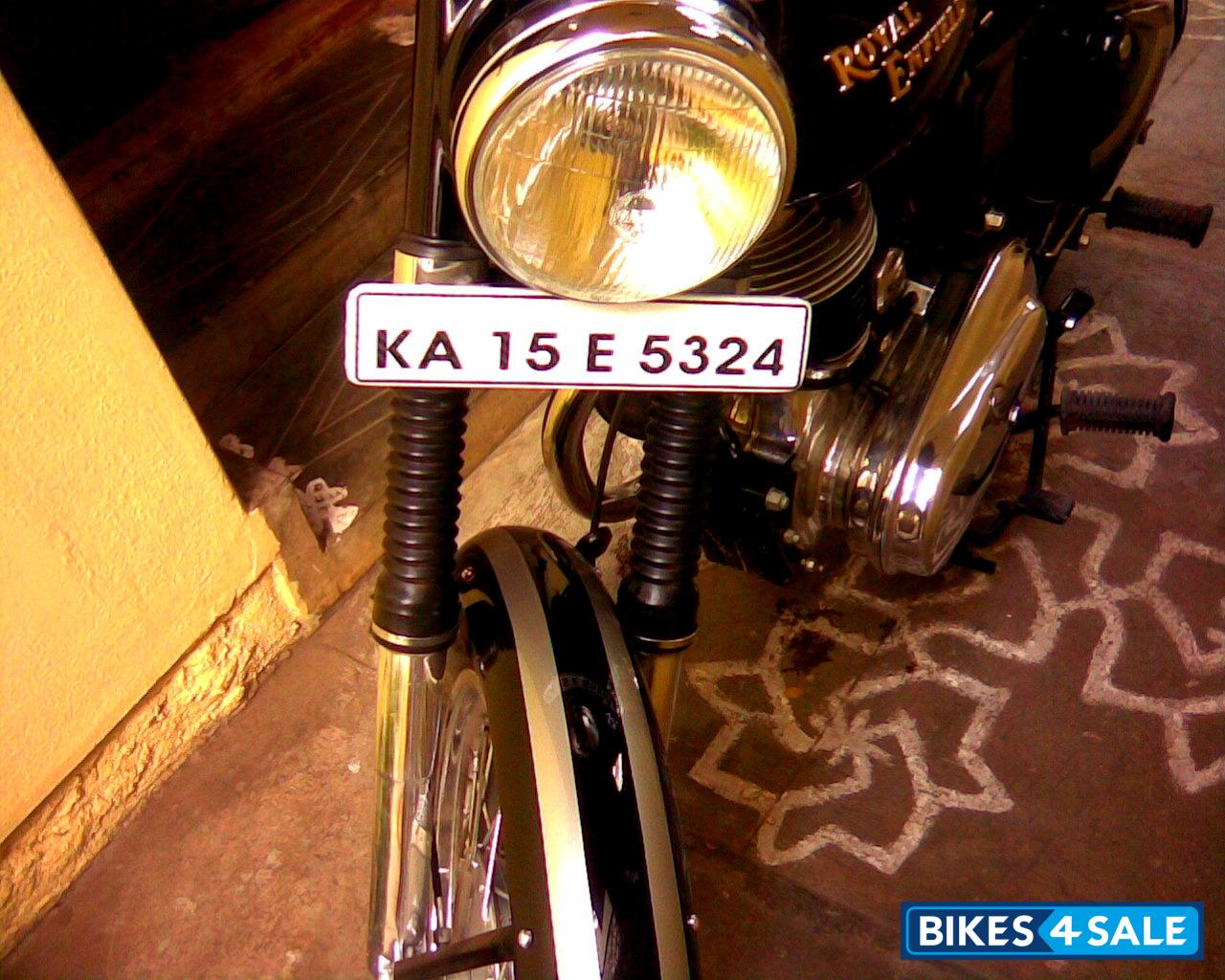 Black Royal Enfield Bullet Machismo 350 Old Black Royal Enfield Bullet Machismo 350 Old