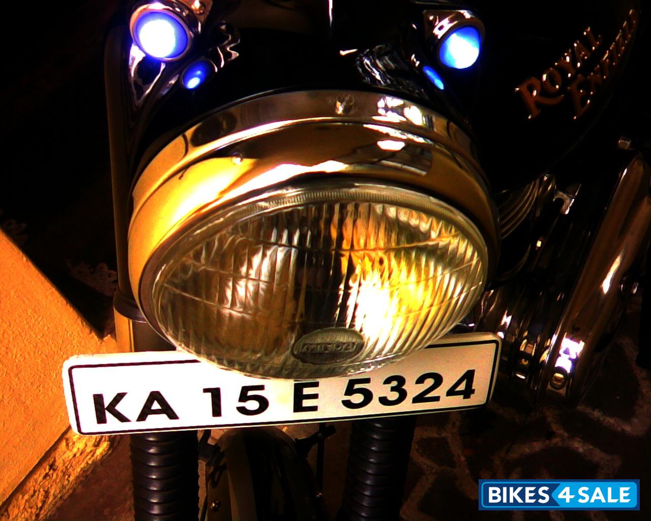 Black Royal Enfield Bullet Machismo 350 Old Black Royal Enfield Bullet Machismo 350 Old