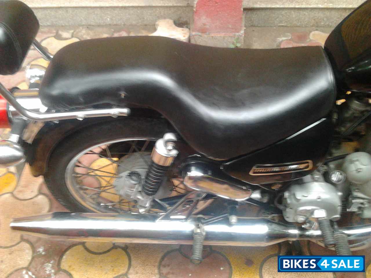 Magic Black Royal Enfield Thunderbird Magic Black Royal Enfield Thunderbird