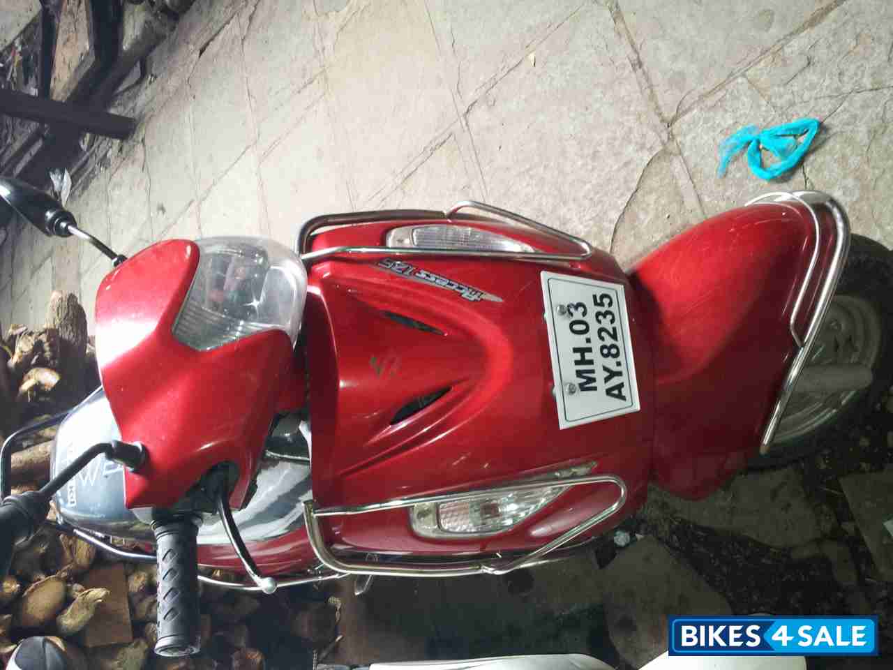 Red Suzuki Access 125