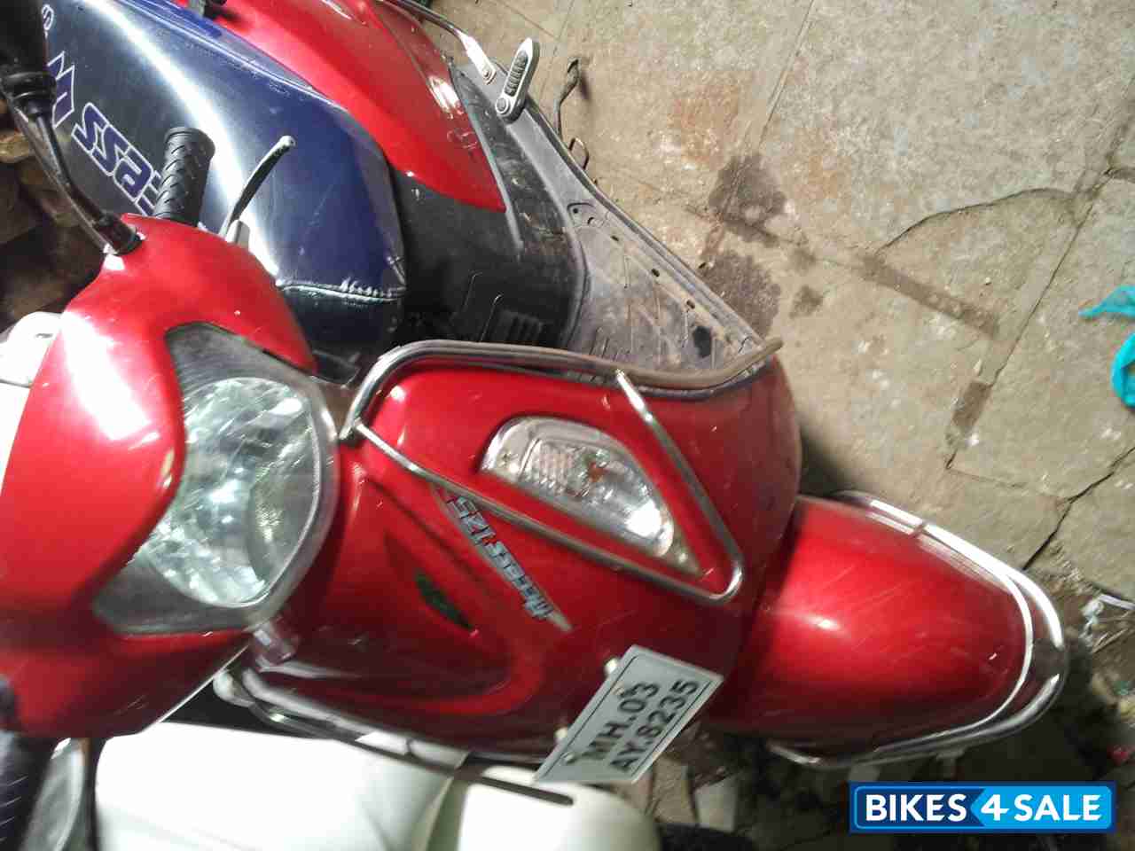 Red Suzuki Access 125