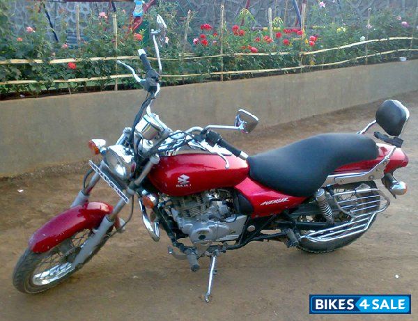 Wine Red Bajaj Avenger 180 DTS-i