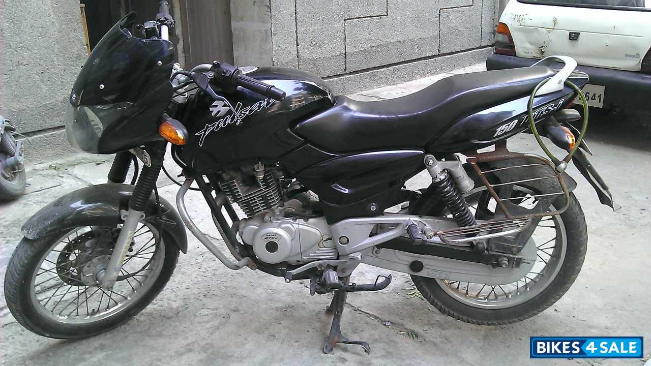 Black Bajaj Pulsar 150 DTSi