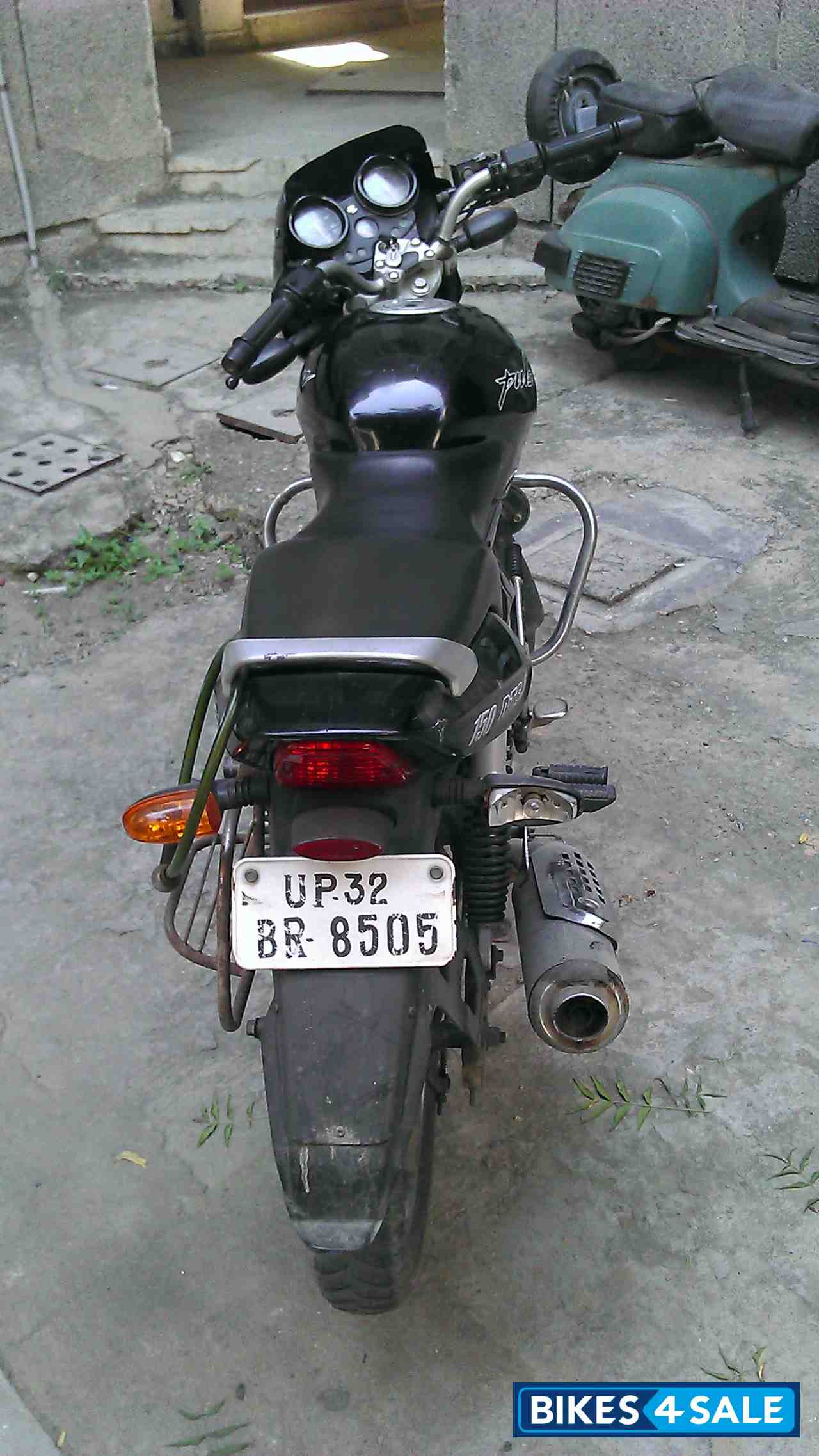 Black Bajaj Pulsar 150 DTSi