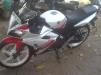 White Yamaha YZF R15