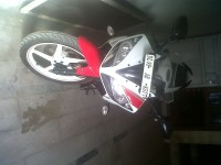 White Yamaha YZF R15