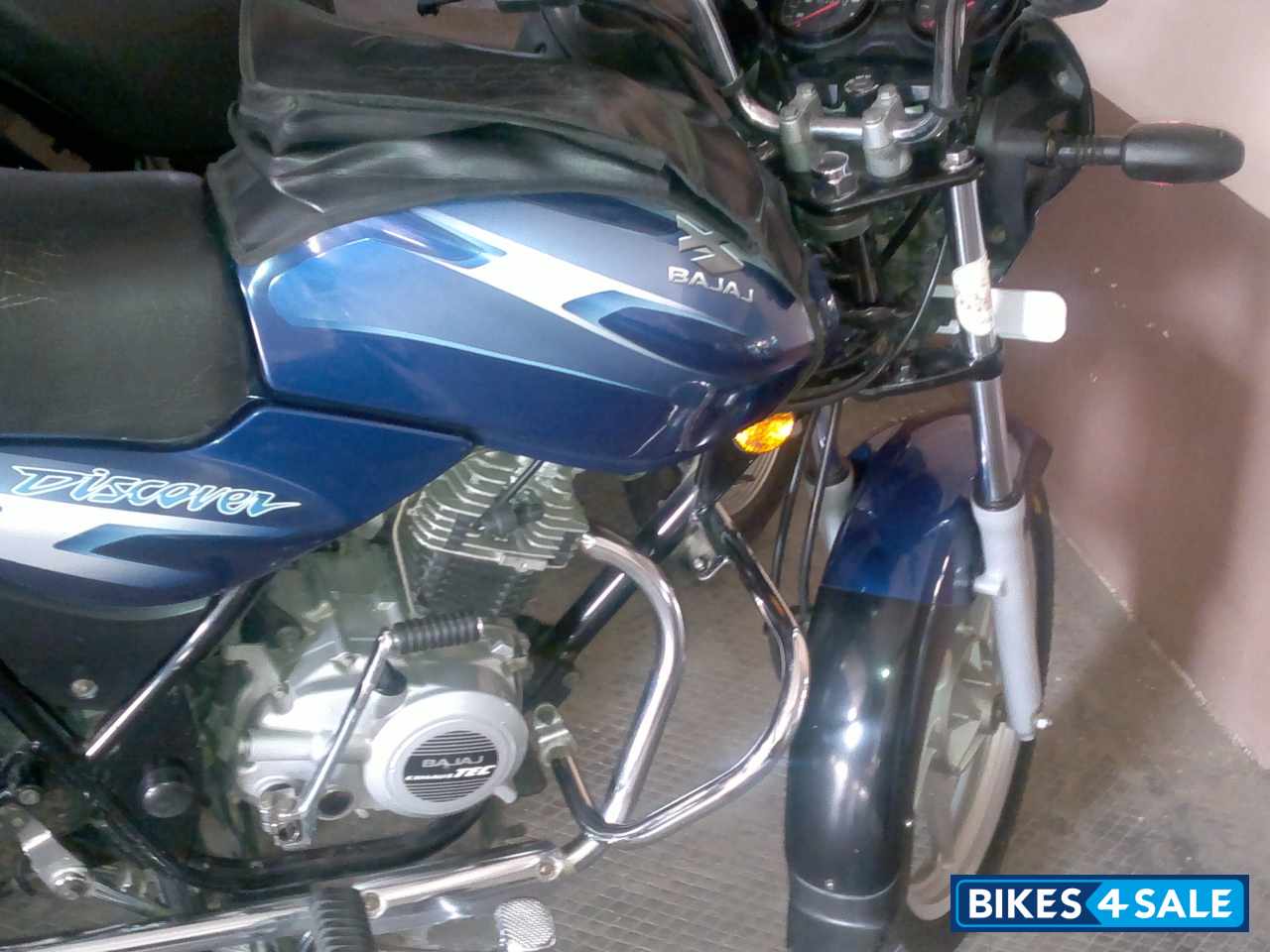 Blue Bajaj Discover 110