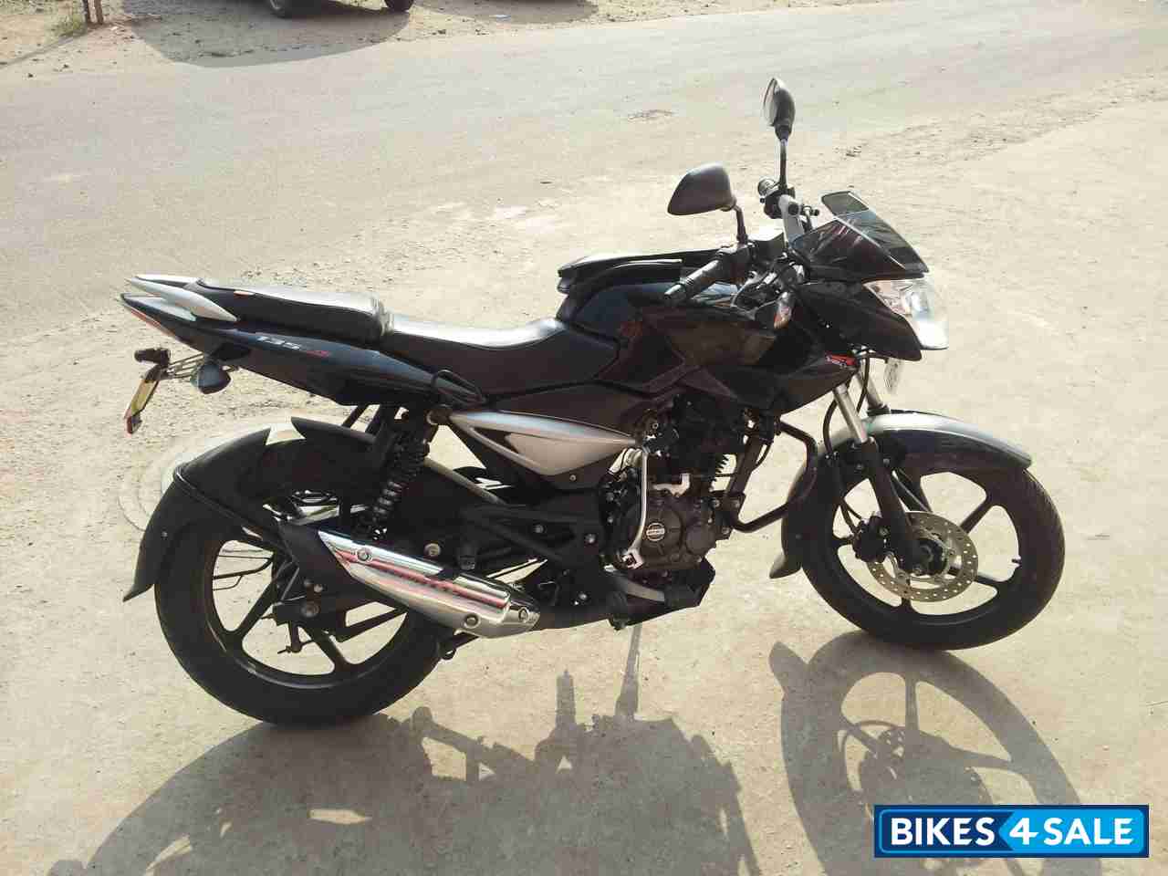 Black Bajaj Pulsar 135LS