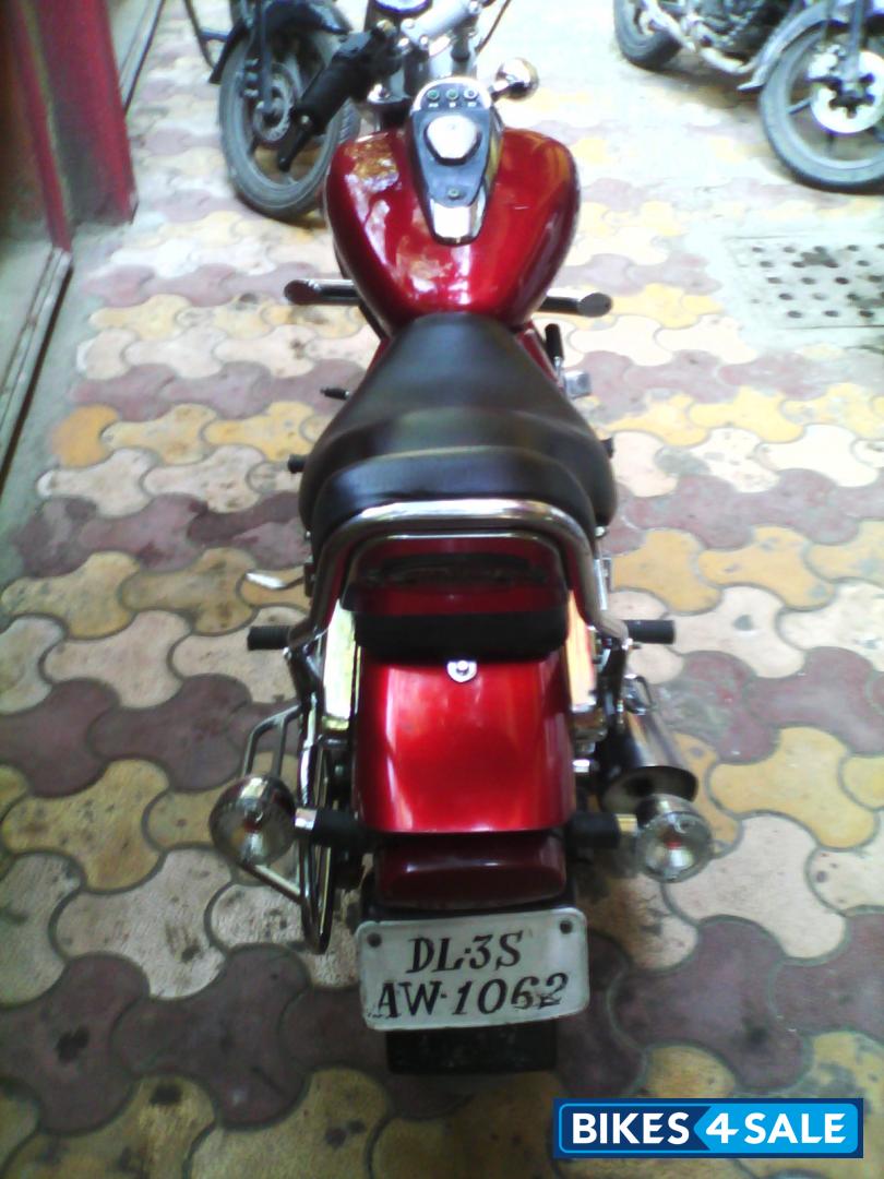 Red Bajaj Avenger 180 DTS-i Red Bajaj Avenger 180 DTS-i