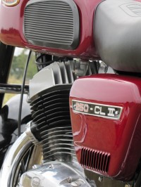 Ideal Jawa Yezdi Classic