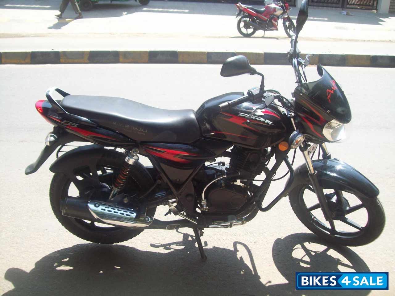 Bajaj Discover DTSi 135