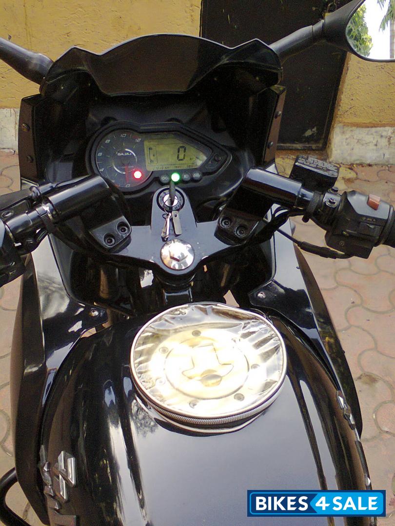 Black Bajaj Pulsar 220 DTSi Black Bajaj Pulsar 220 DTSi