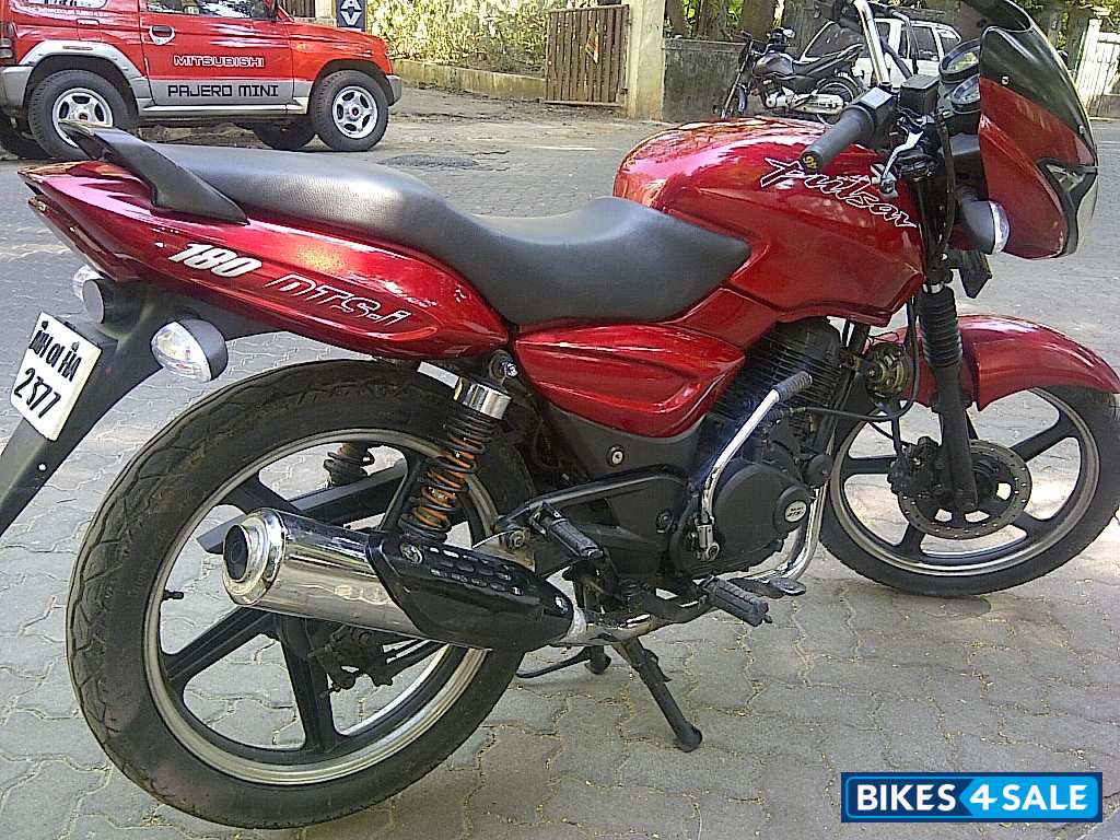 Red Bajaj Pulsar 180 Round Headlight