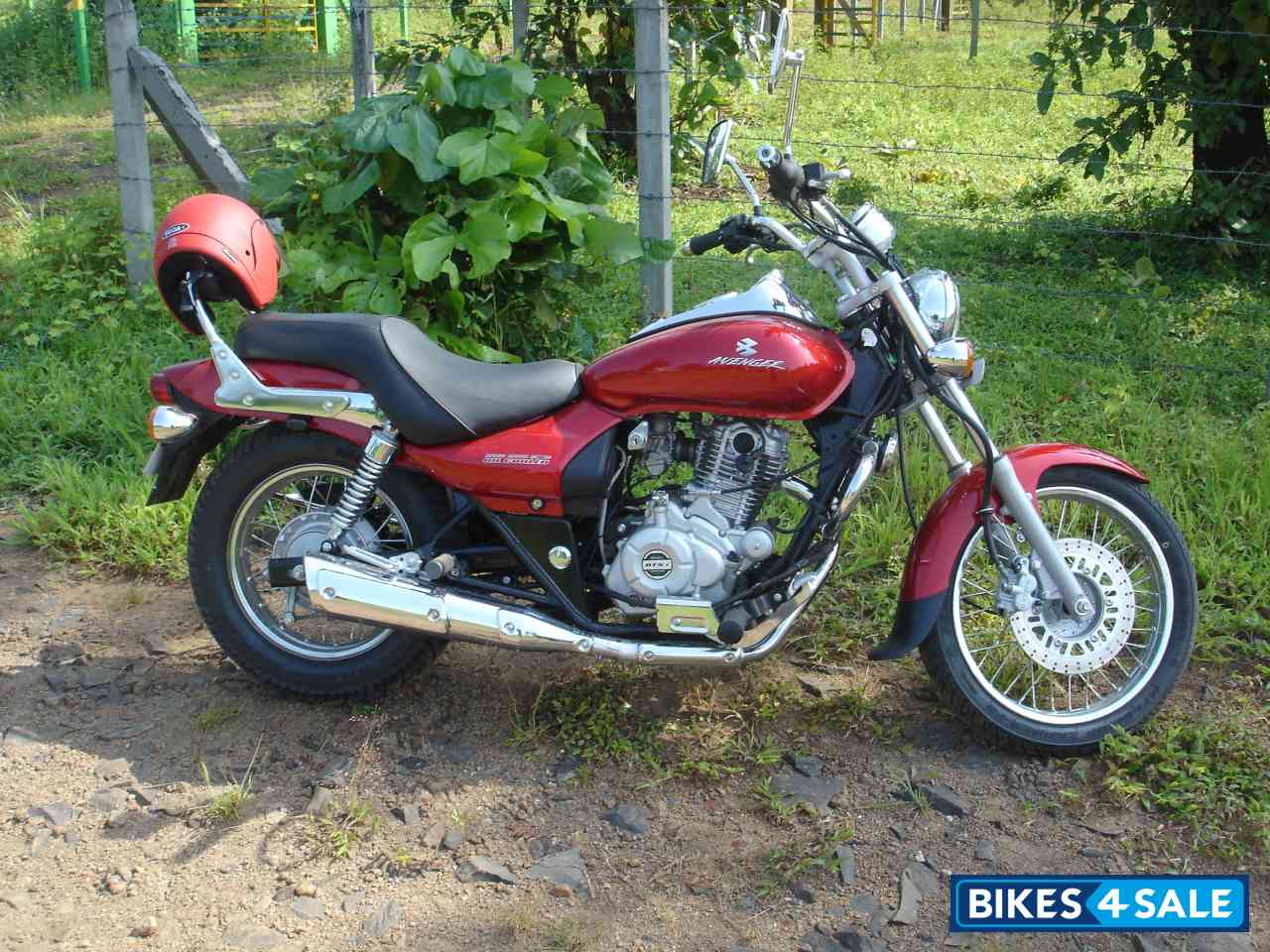 Bajaj Avenger 220 DTS-i
