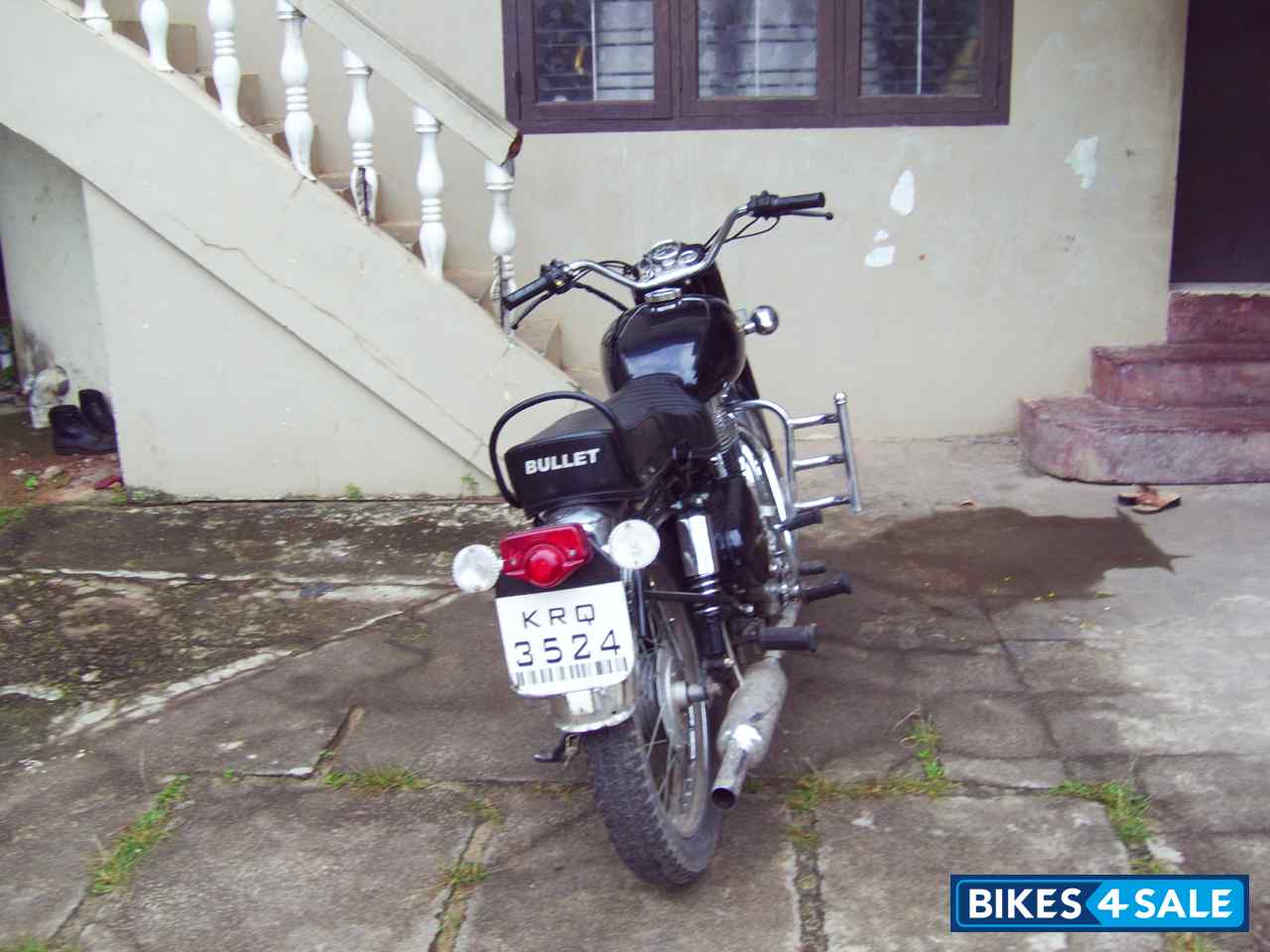 Black Royal Enfield Bullet Standard 350 Black Royal Enfield Bullet Standard 350