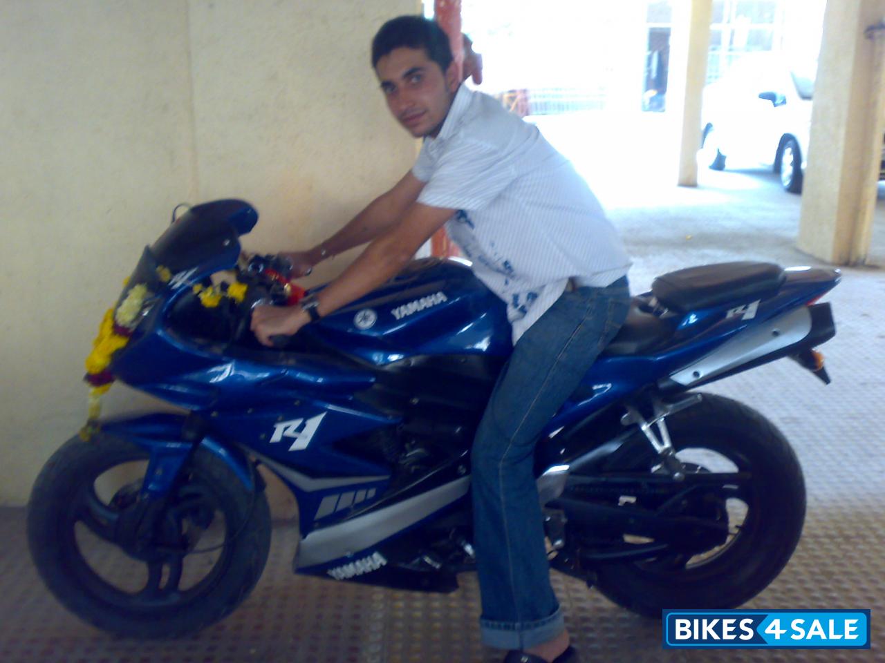 Blue Yamaha YZF R1 Blue Yamaha YZF R1