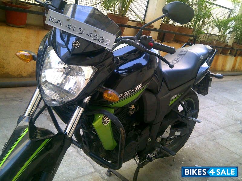 Black & Green Yamaha FZ-S