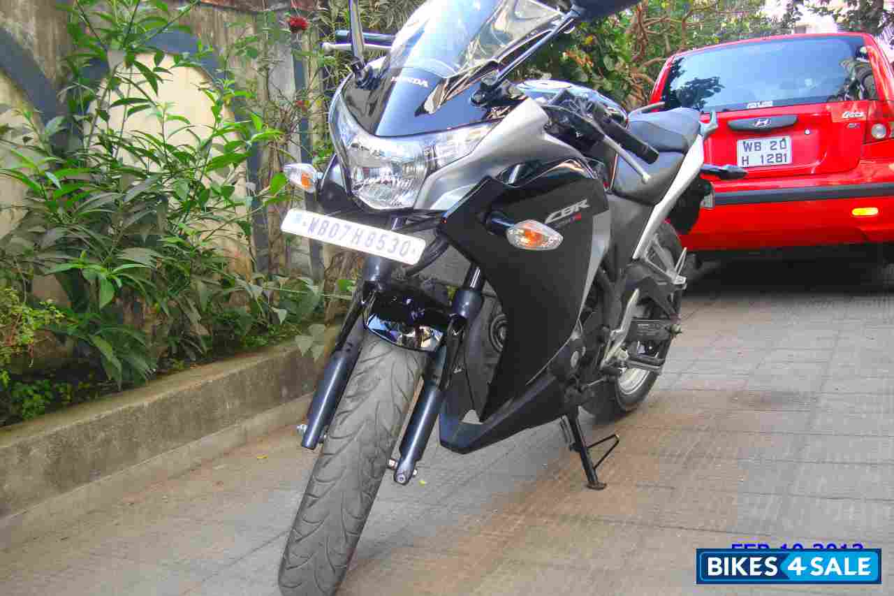 Asteroid Black Metallic X Accu Honda CBR 250R