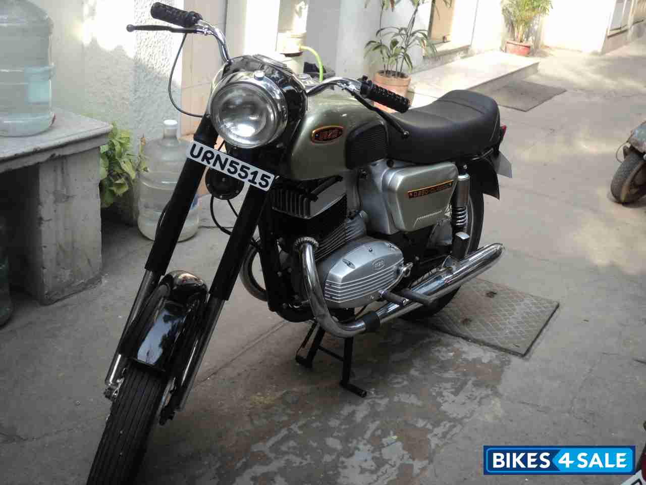 Ideal Jawa Yezdi Classic