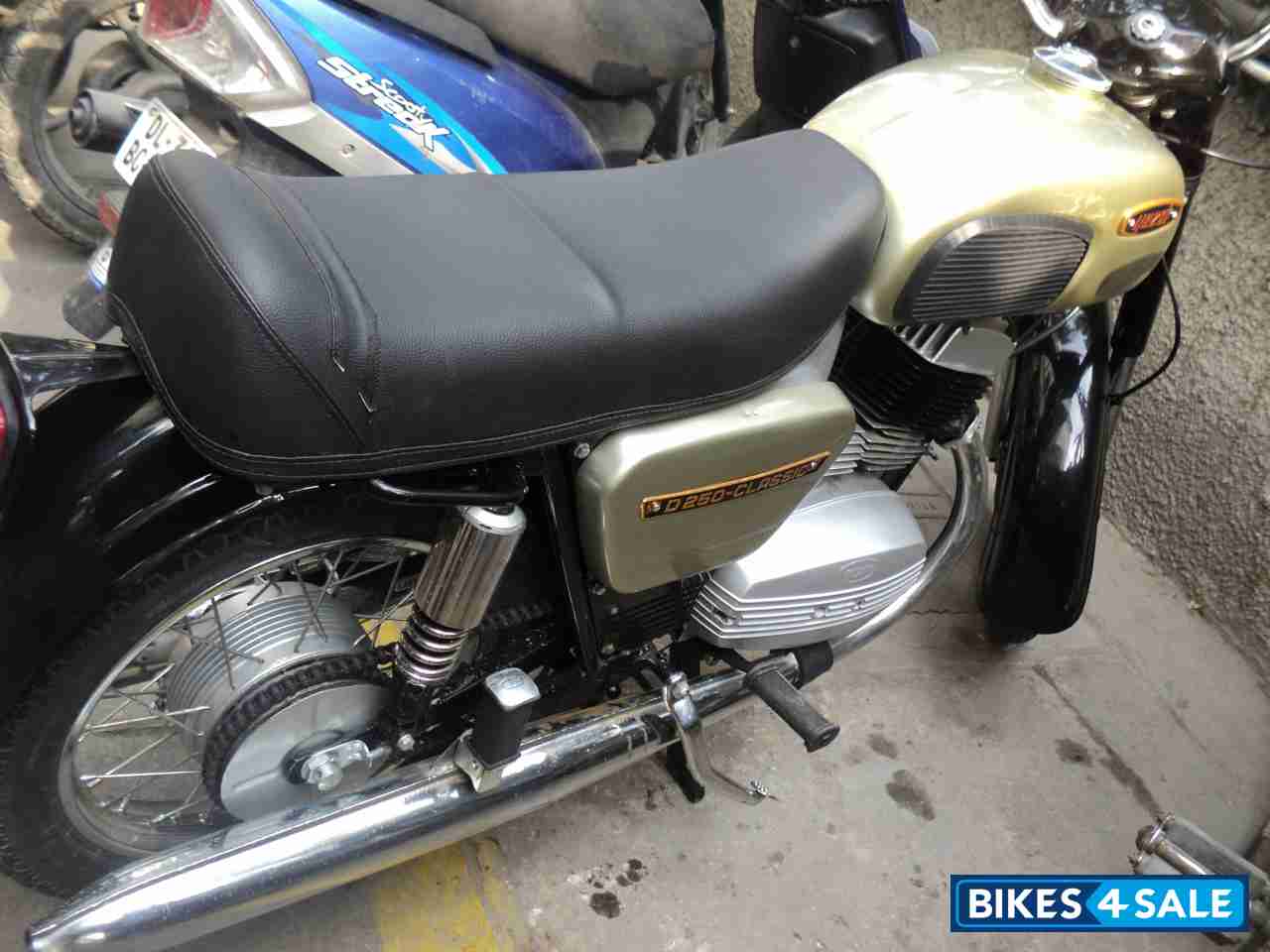 Ideal Jawa Yezdi Classic Ideal Jawa Yezdi Classic