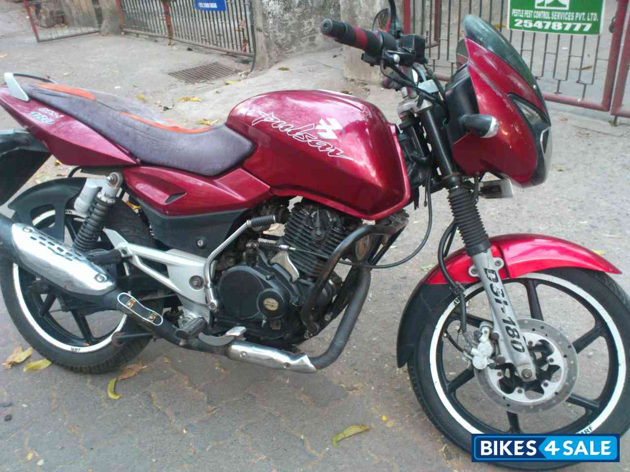 Red Bajaj Pulsar 180 DTSi