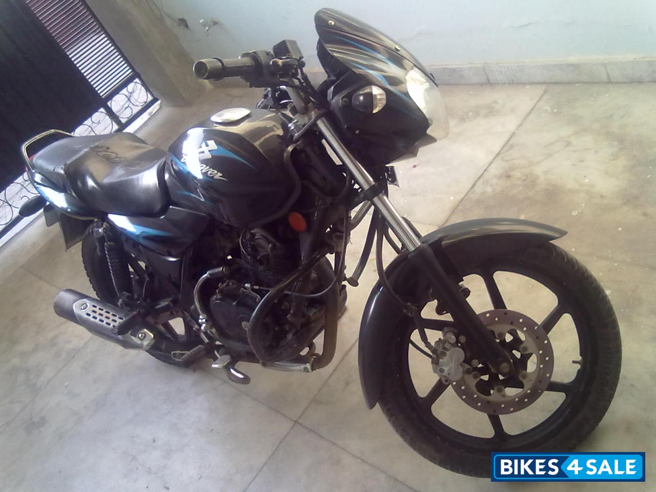 Black Blue Bajaj Discover DTSi 135
