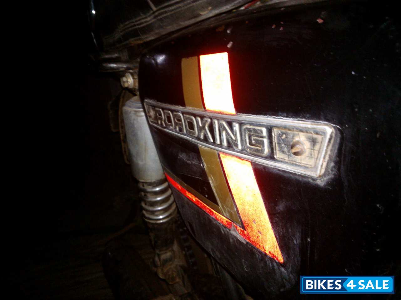 Black Ideal Jawa Yezdi RoadKing Black Ideal Jawa Yezdi RoadKing