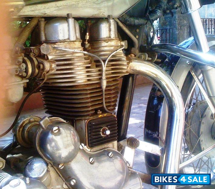 Grey/black Royal Enfield Lightning 535