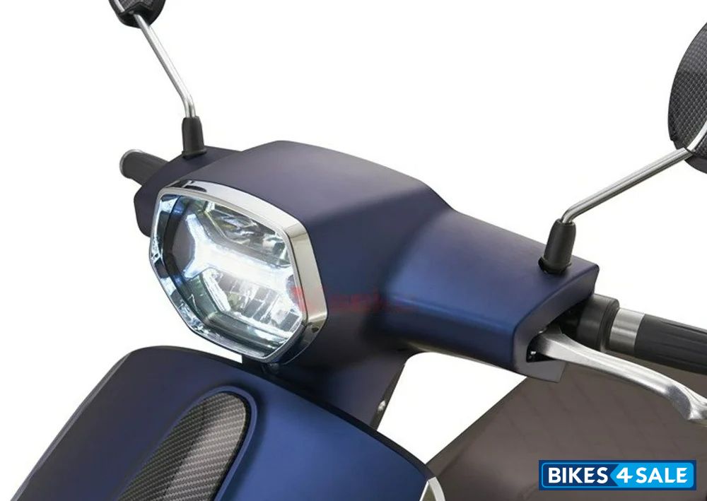 Abhika Super Vespa