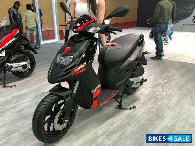 aprilia scooty price