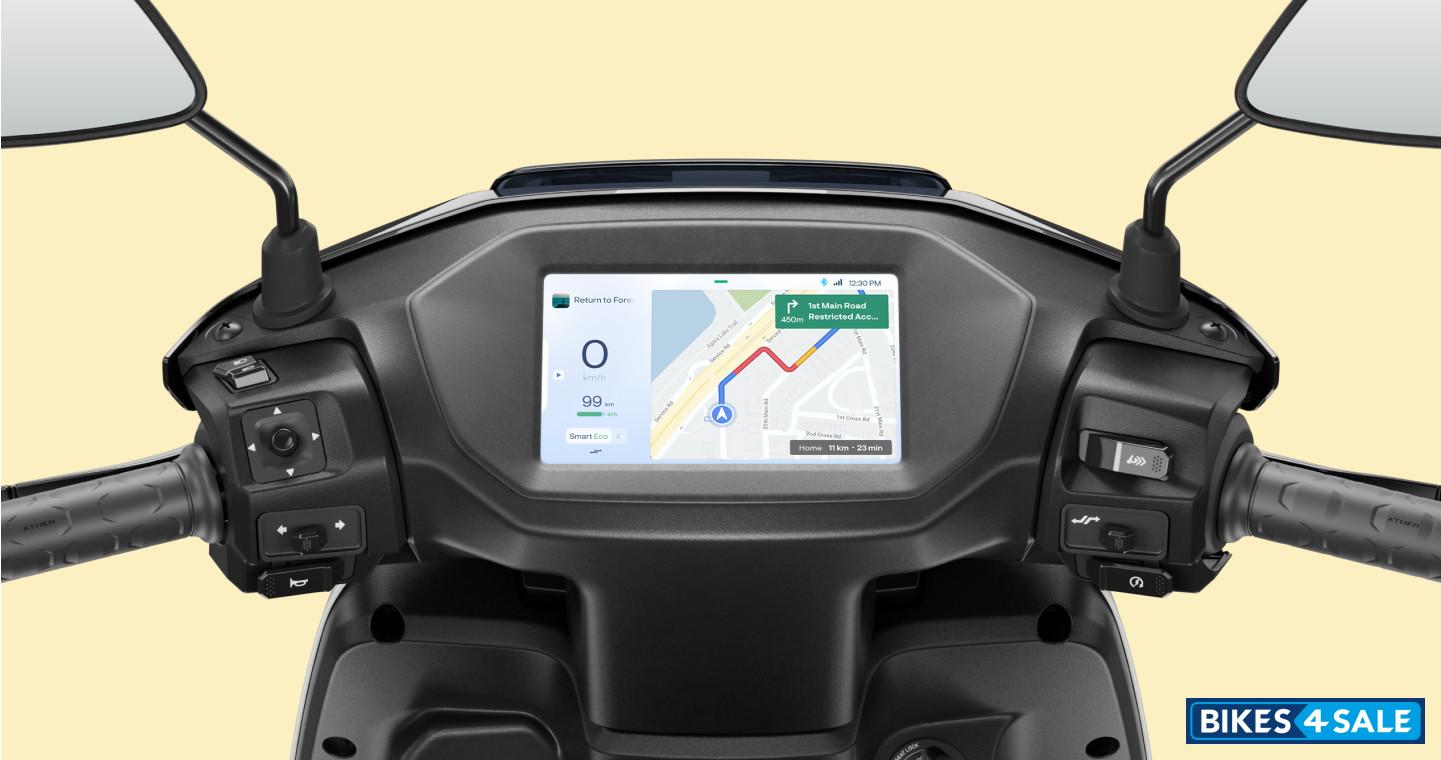 Ather Rizta Z 17.7 cm TFT Display