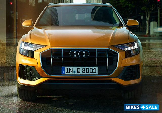 Audi Q8 55 TFSI quattro tiptronic Front View