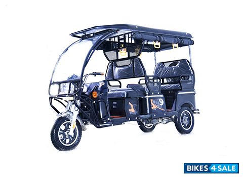 Bahuguna Electric Rickshaw