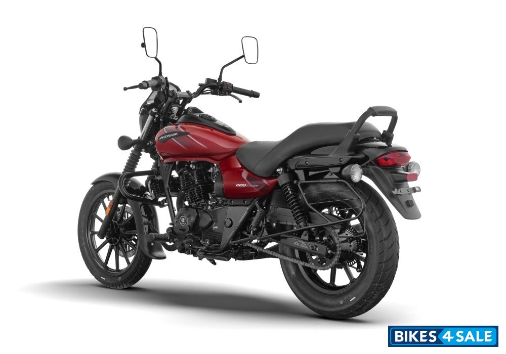 Bajaj Avenger 220 Street 2026