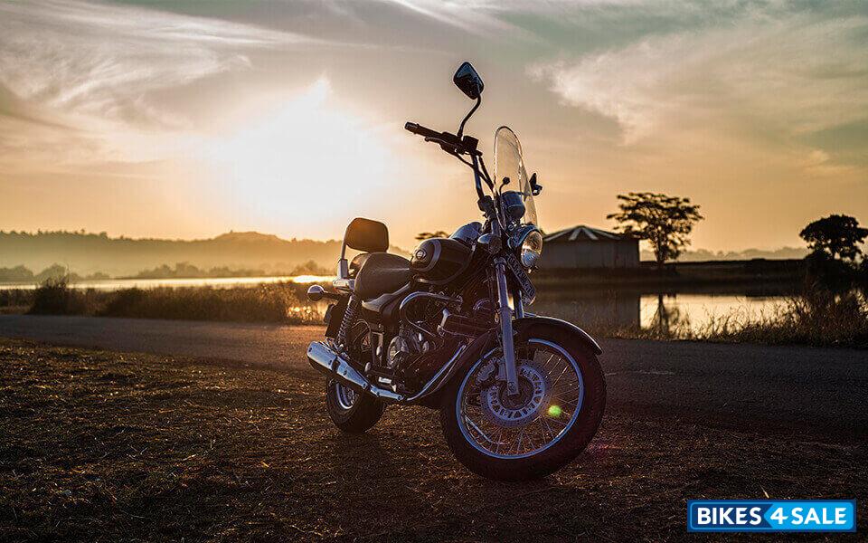 Bajaj Avenger Cruise 220 BS6