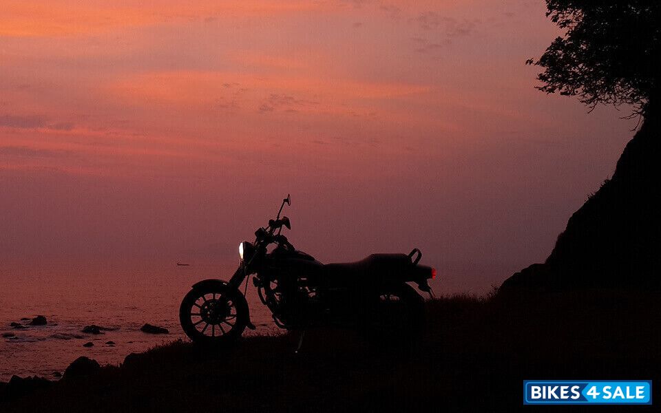 Bajaj Avenger Cruise 220 BS6