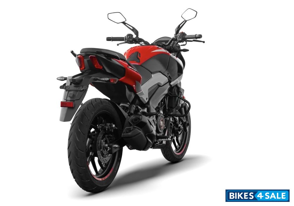 Bajaj Dominar 250 2025