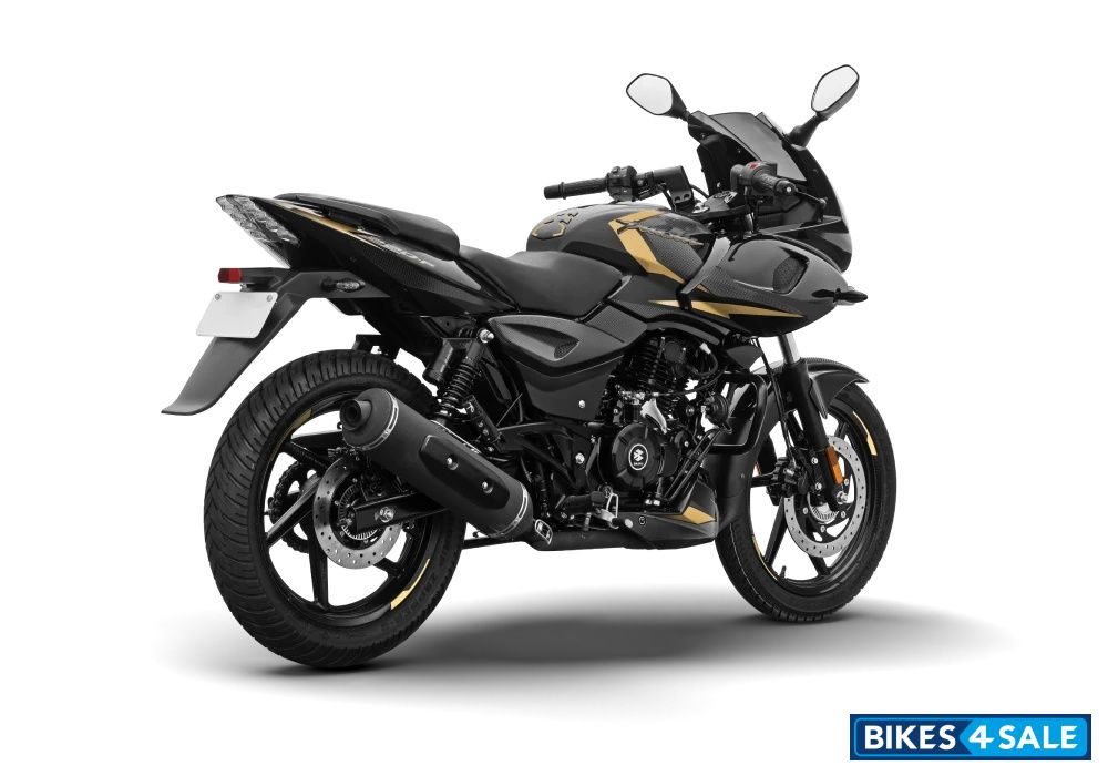 Bajaj Pulsar 220F 2026