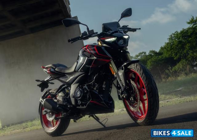 Bajaj Pulsar N250 SS