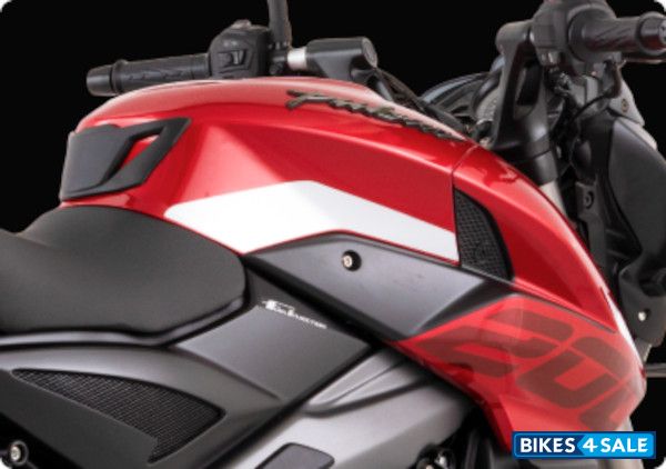 Bajaj Pulsar NS 200 2024 Aggressive muscular styling