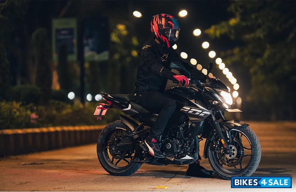 Bajaj Pulsar NS200